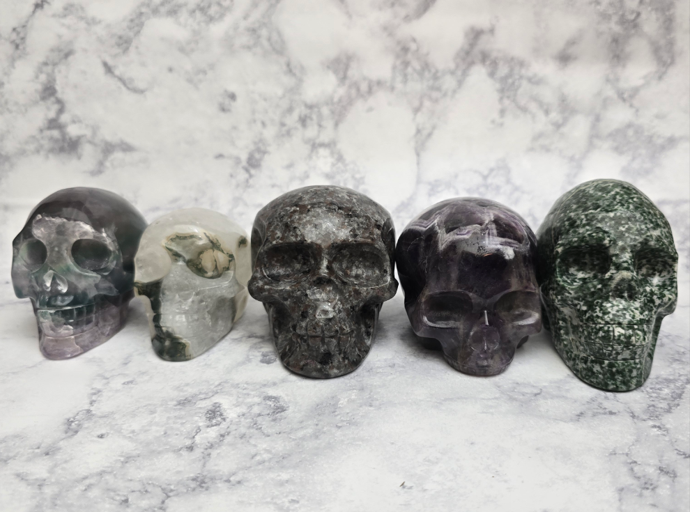 Carved Skull Head Set