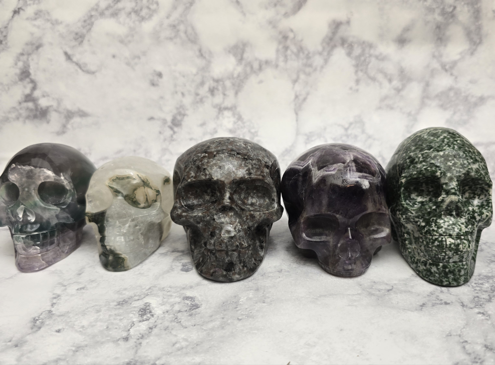 Carved Skull Head Set