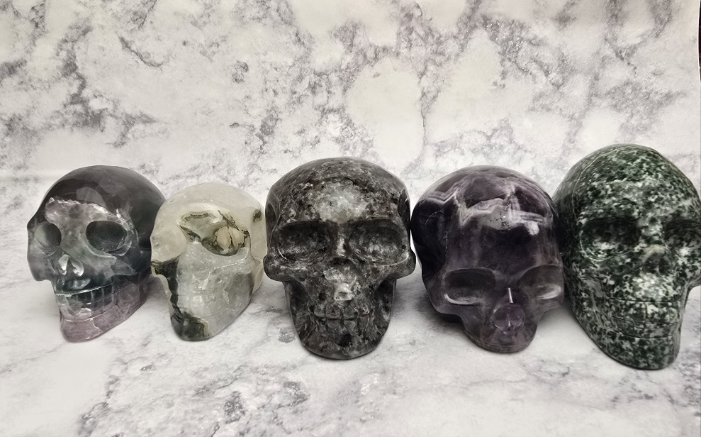 Carved Skull Head Set