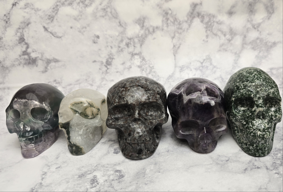 Carved Skull Head Set